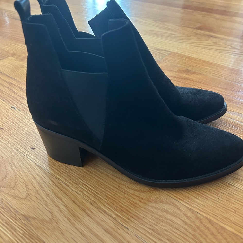 Patricia Green Black Suede Ankle Booties